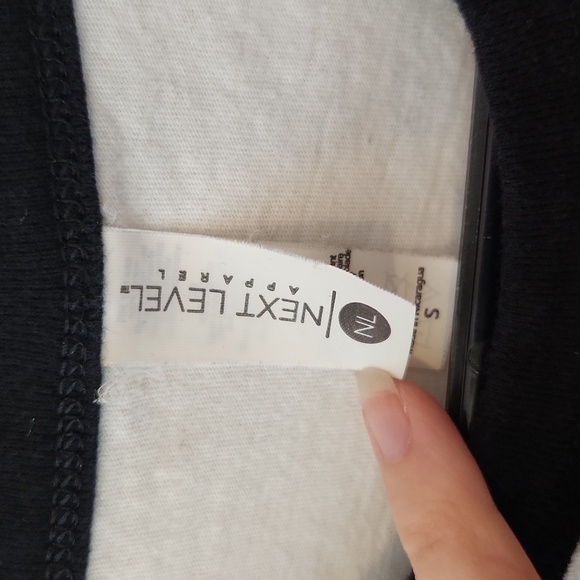 Good Vibes Graphic T-shirt - Picture 6 of 6